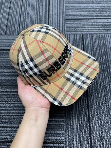 BURBERRY striped yellow cap for men and women fashion from martgiare.com
